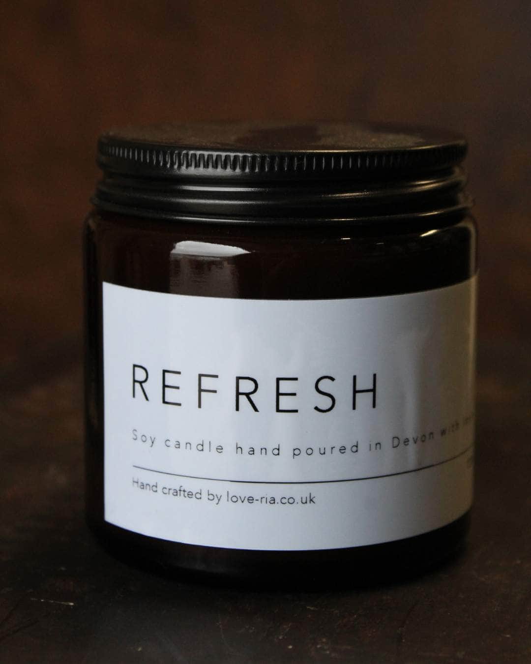 71 Refresh Scented Soy Candle – Hand-Poured Aromatherapy Glow